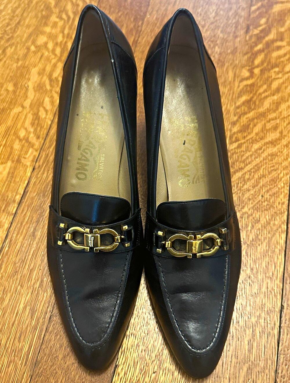 Vintage Salvatore Ferragamo Black Leather Round Toe Buckle Pumps EU 39